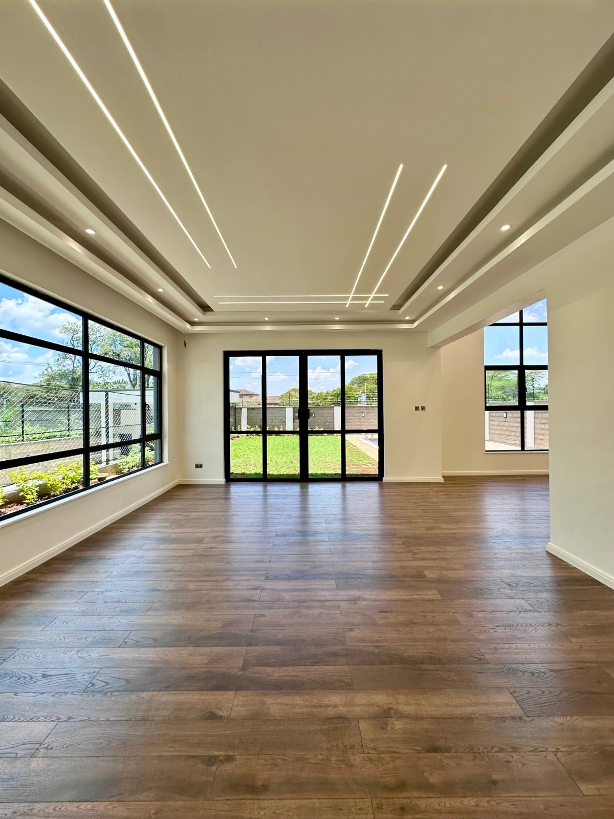 Modern Villas Lavington kitchen
